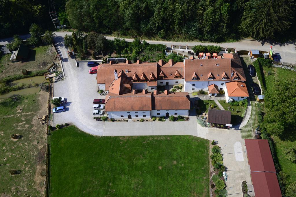 Pension Kadlcuv Mlyn Brno Exterior photo